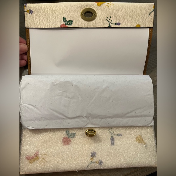 Coach Large Turnlock Pouch/Clutch in Garden Print - Picture 15 of 15